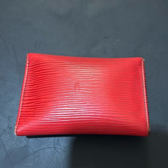 Louis Vuitton Key case. Red Epi Leather - Picture 3 of 6